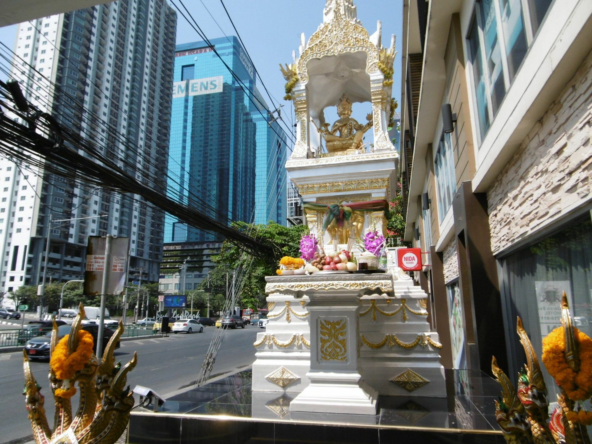 The Green Bells Hotel Bangkok Buitenkant foto